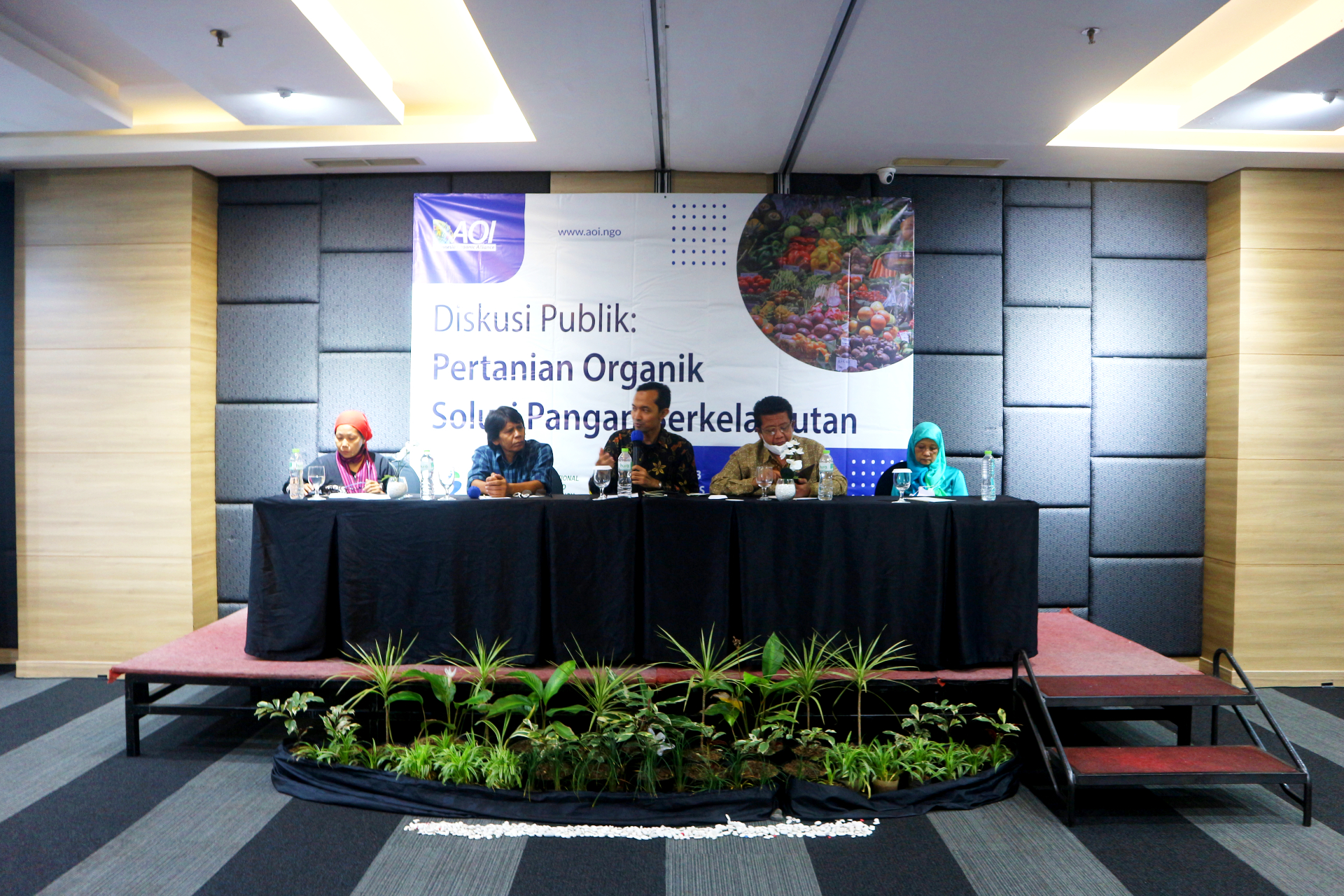 Diskusi Publik AOI