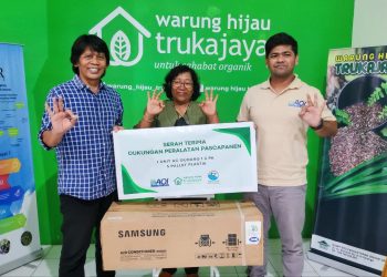 Serah Terima Dukungan Peralatan Pasca Panen Pengolahan Beras Organik
